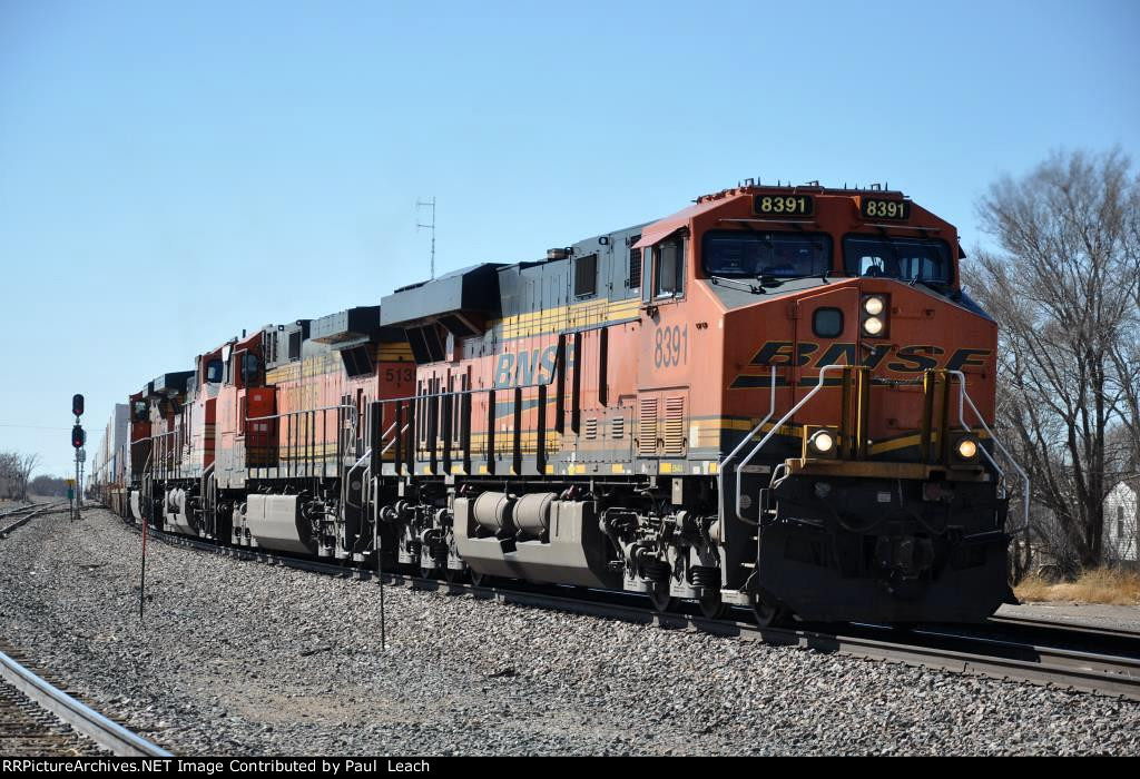 Intermodal eases east around the curve